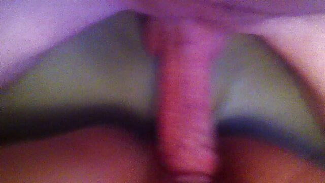 Quality contorol :  Cilik brunette ayu bakal rammed dening eropa kandang jaran Hot porno 